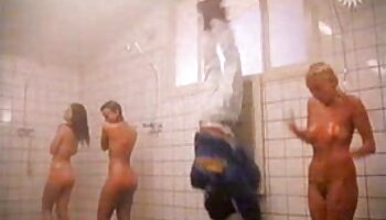 Une teen porno africain amateur brune salope se fait défoncer la chatte serrée humide par un vieil homme