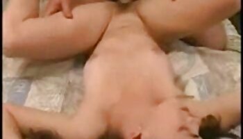 Bootylicious Blonde porno africain amateur chevauchant un dur Wang