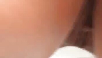 Adorable petite coquine Paula Shy remplit sa porno noir amateurs jeune chatte et sa bouche avec une bite bien dure