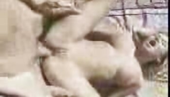 Grosse maman mature porno noir amateur jouant avec elle-même